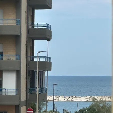 Oda ve Kahvaltı Lory's